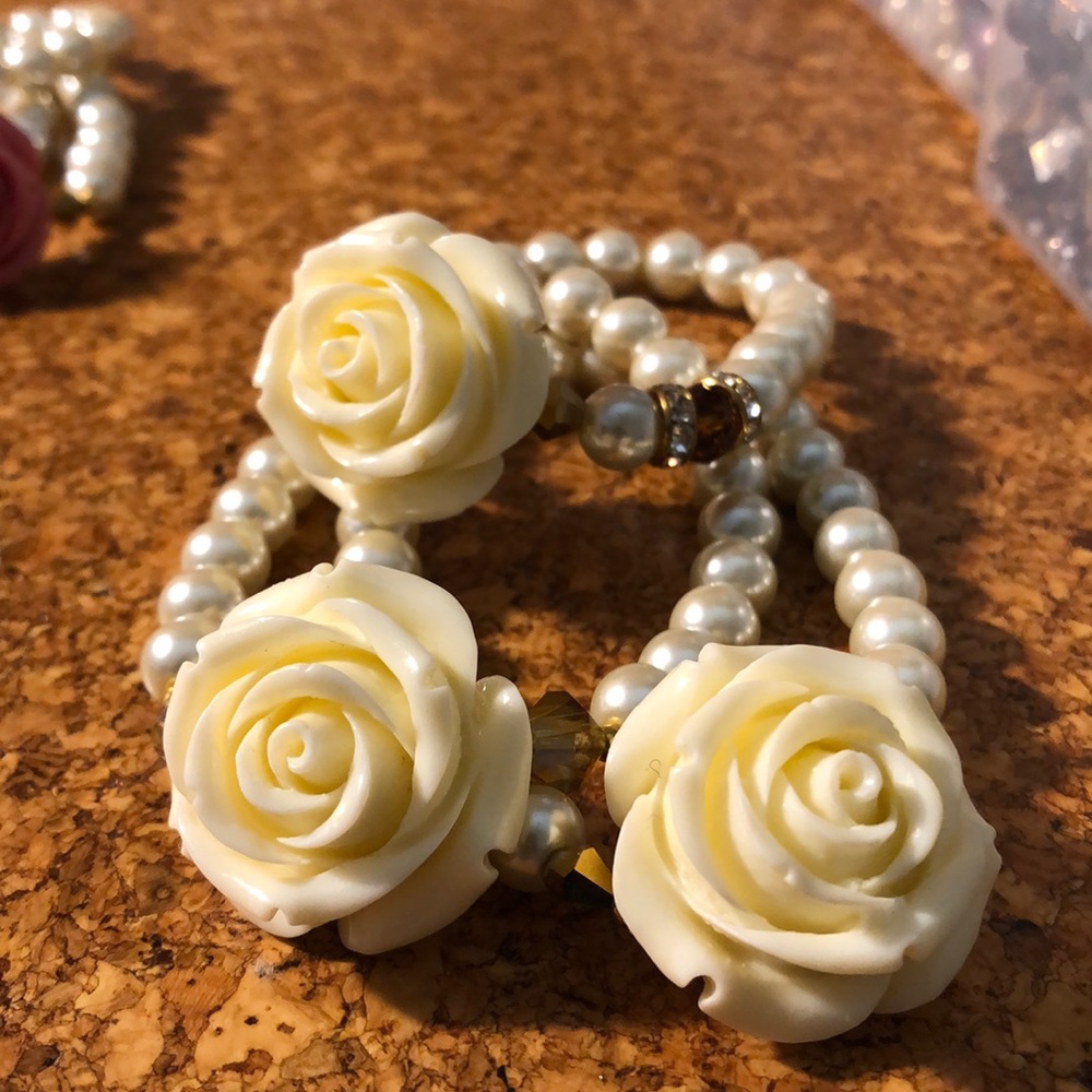 Bracelets - Picture 3 of 8